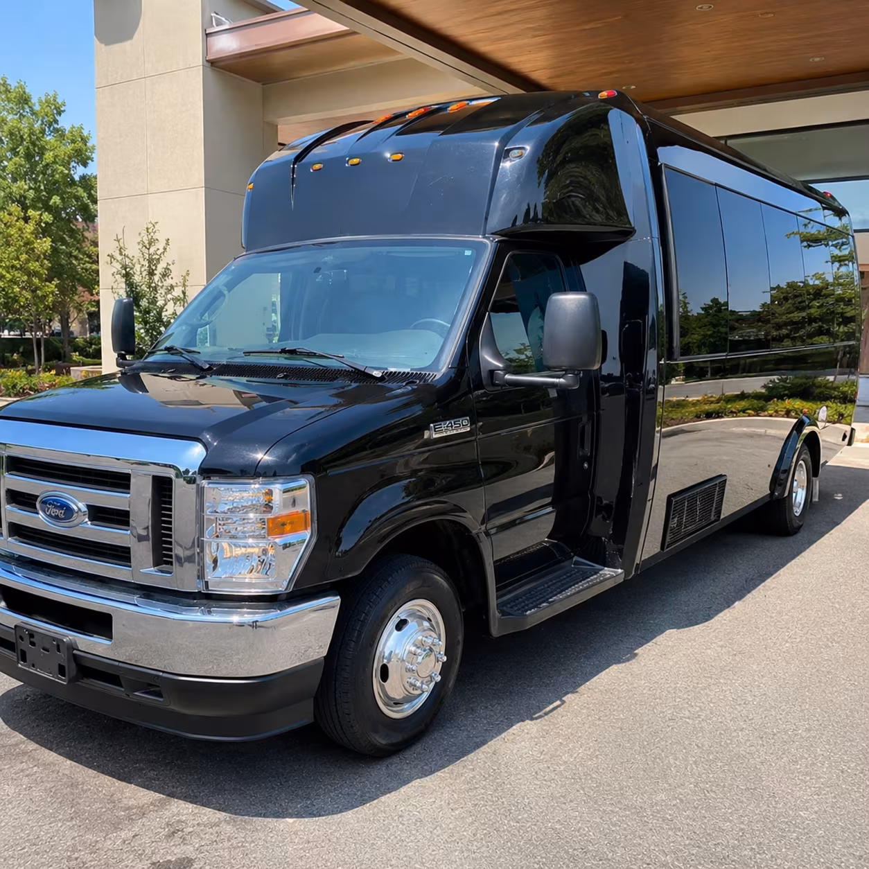 Baton Rouge Prom & Homecoming Transportation party bus exterior