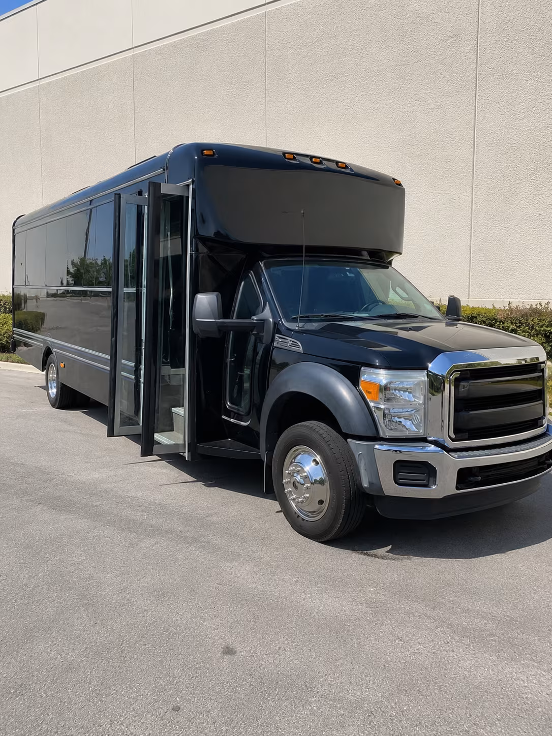 Baton Rouge Prom & Homecoming Transportation party bus exterior